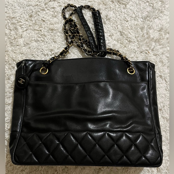 CHANEL Handbags - AUTHENTIC Chanel Black Quilted Chain Shoulder Bag